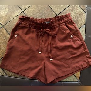 Classy burgundy shorts XS